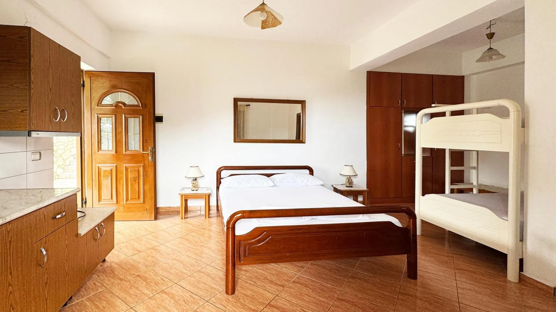 Guest house Antonia Rooms Qeparo