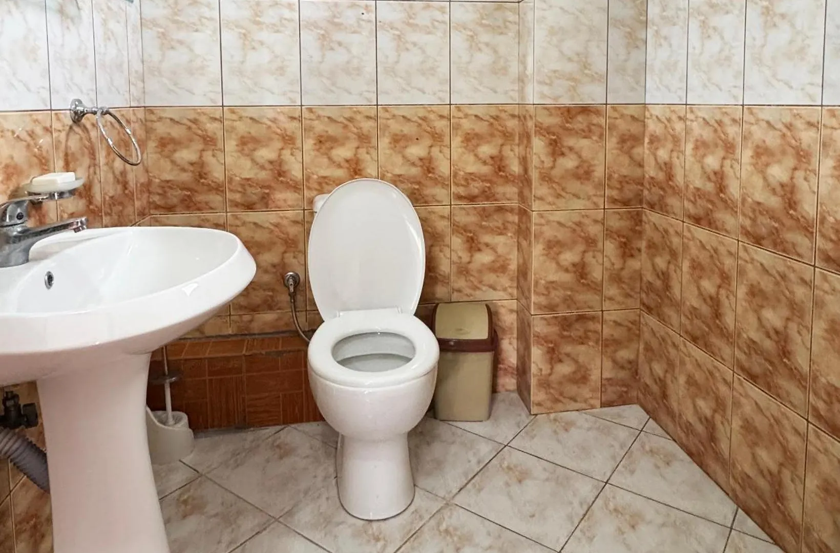 Guest house Antonia Rooms Qeparo