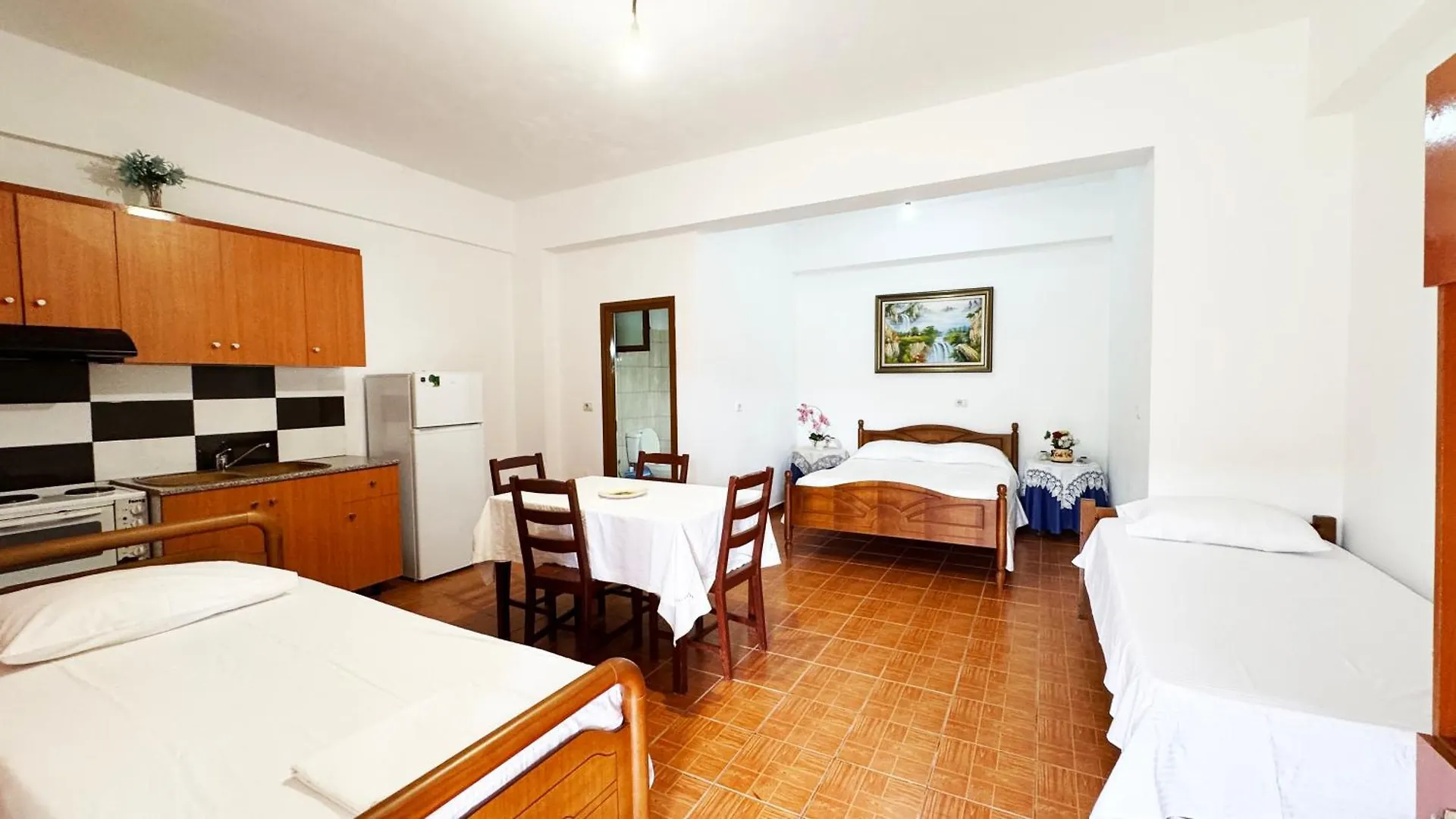 Antonia Rooms Qeparo Guest house