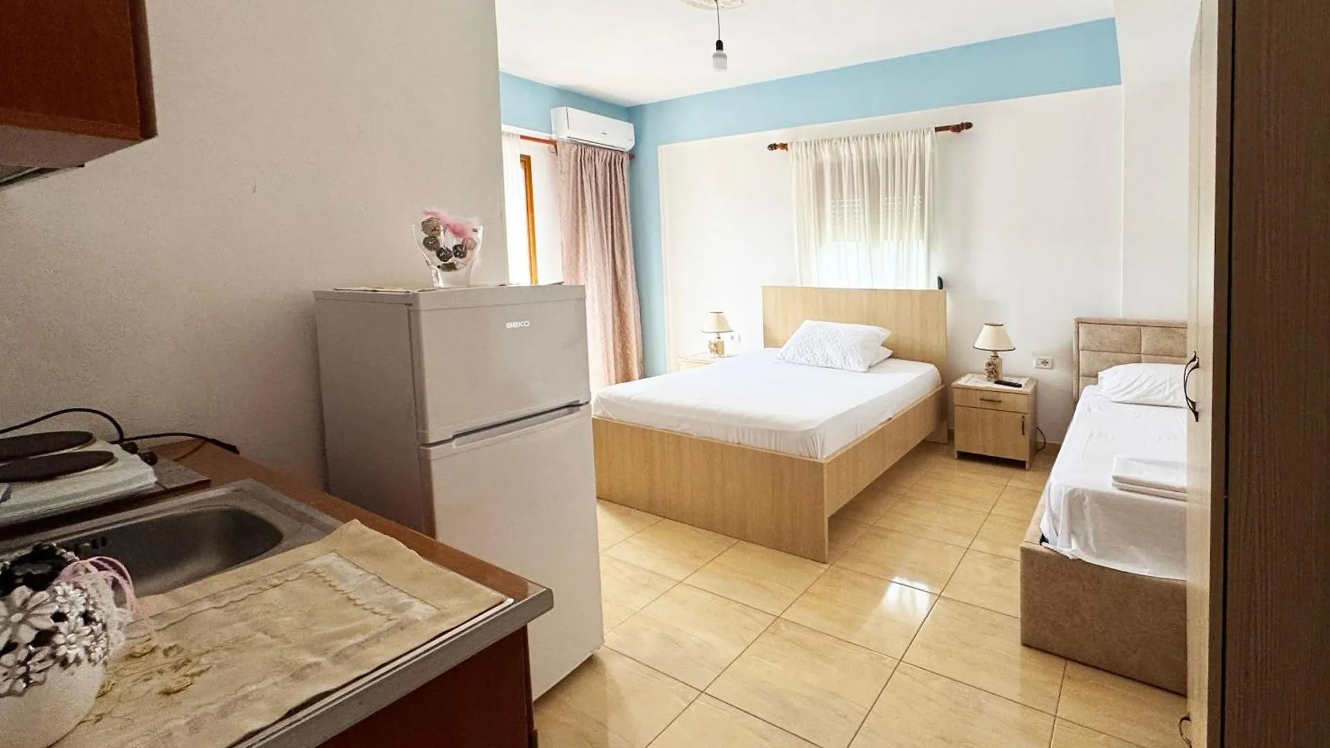 Antonia Rooms Qeparo Guest house