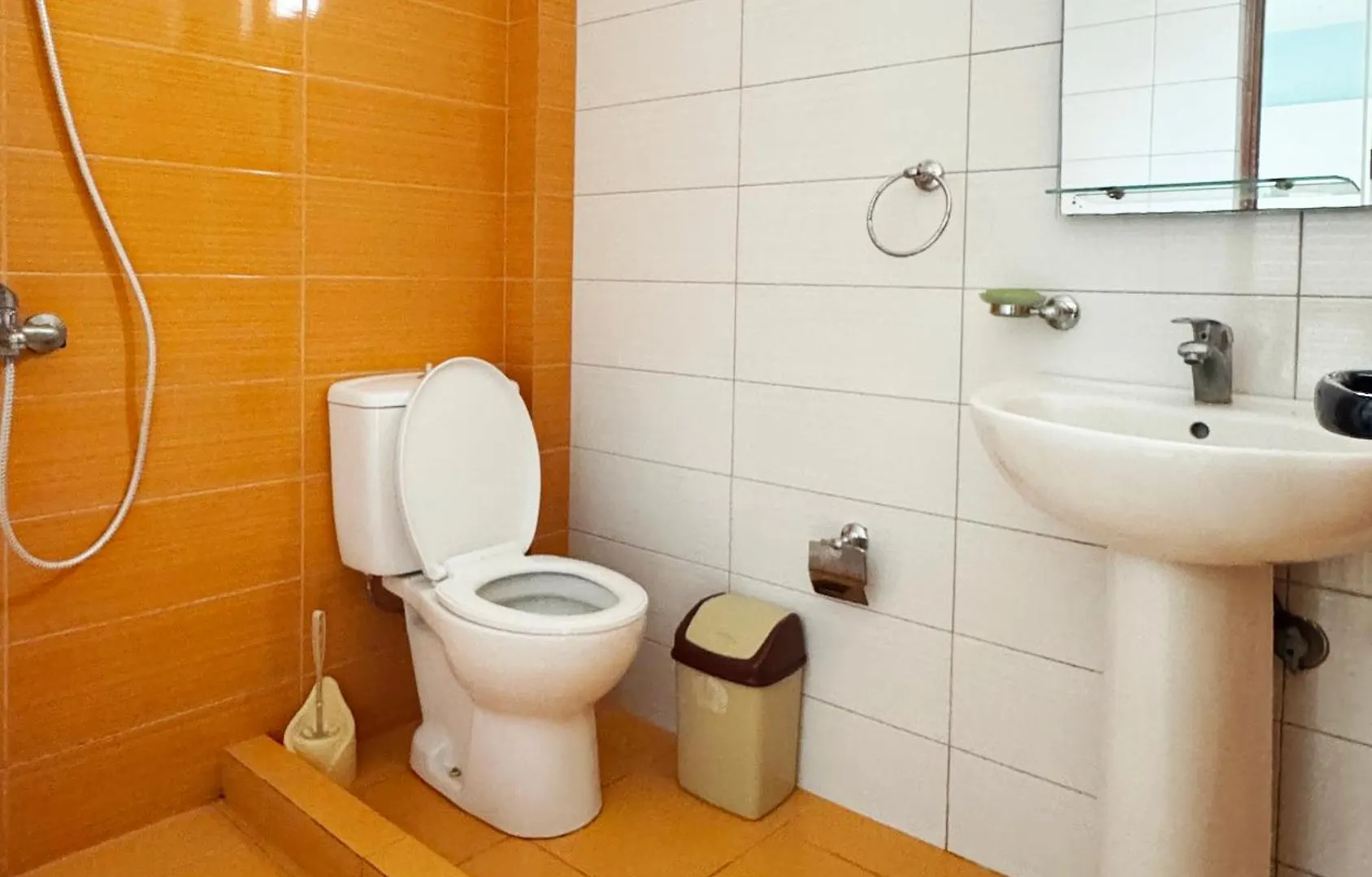 Antonia Rooms Qeparo Guest house